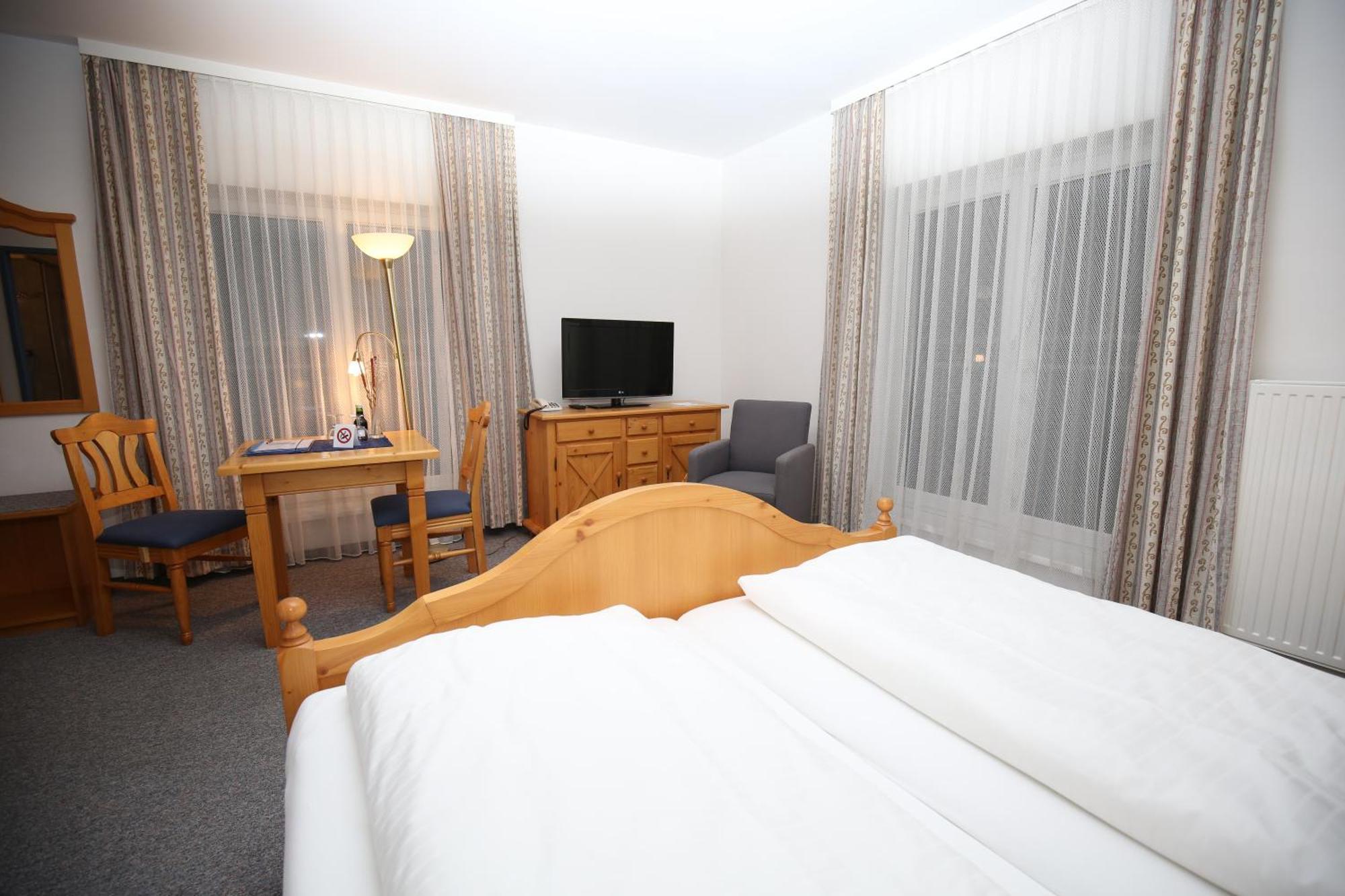 Grandhotel Niederoesterreichischer Hof Lanzenkirchen Pokoj fotografie